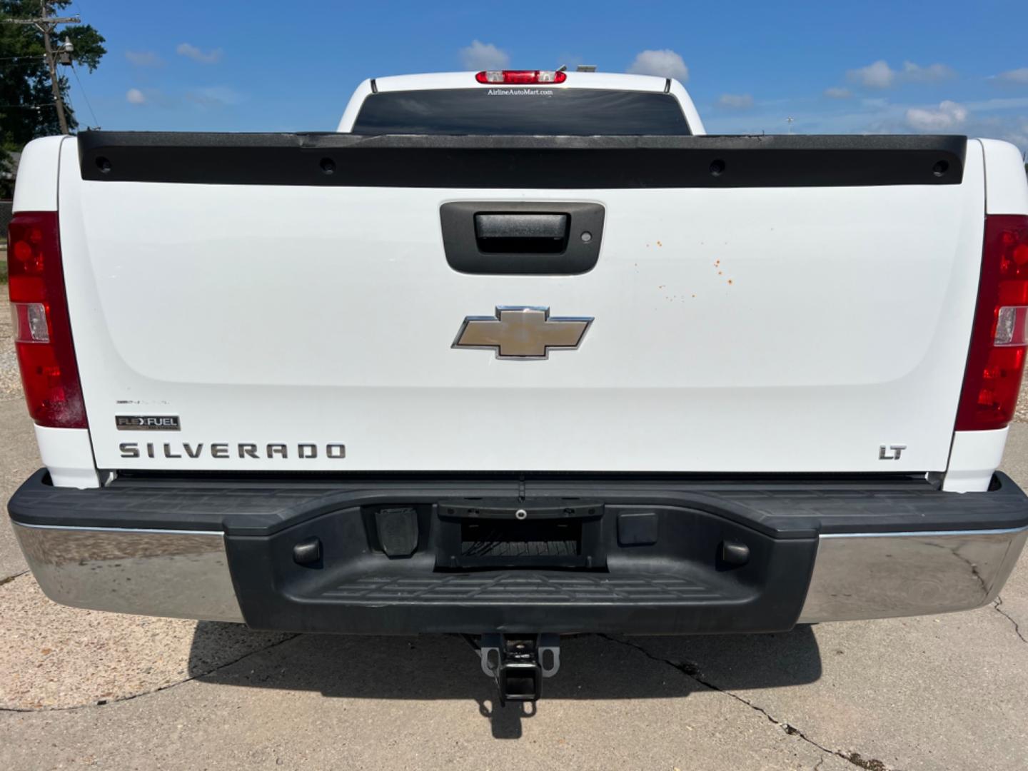 2009 White /Gray Chevrolet Silverado 1500 LT (1GCEC29029Z) with an 5.3 V8 engine, Automatic transmission, located at 4520 Airline Hwy, Baton Rouge, LA, 70805, (225) 357-1497, 30.509325, -91.145432 - 2009 Chevy Silverado Ext Cab LT 2WD ***One Owner*** 5.3 V8 Gas, 152K Miles, Power Windows, Locks & Mirrors, Cold A/C, Tow Pkg. FOR INFO PLEASE CONTACT JEFF AT 225 357-1497 CHECK OUT OUR A+ RATING WITH THE BETTER BUSINESS BUREAU WE HAVE BEEN A FAMILY OWNED AND OPERATED BUSINESS AT THE SAME LOCATION - Photo#6